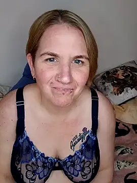 Snapshot of LaceyWestxx chatting on November 24, 6:18 pm LaceyWestxx online show from November 24, 6:18 pm