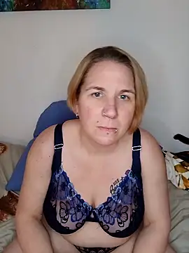 Snapshot of LaceyWestxx chatting on January 5, 6:33 pm LaceyWestxx online show from January 5, 6:33 pm