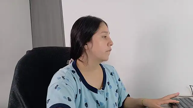 Snapshot of KOREN_JALAA chatting on June 6, 5:28 pm KOREN JALAA online show from June 6, 5:28 pm
