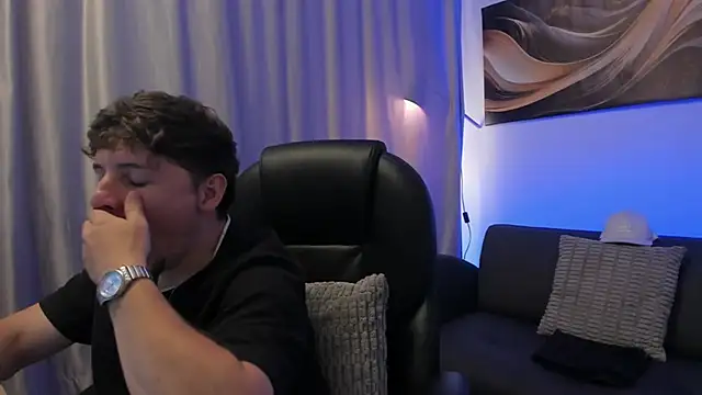 Leoo Miller online show from February 20, 6:26 am