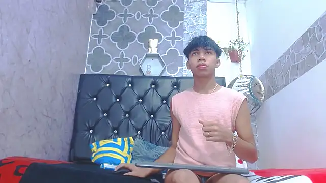 sexyboys cutex18 online show from April 14, 3:01 am