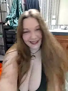 AugustRayn online show from March 18, 2:15 am