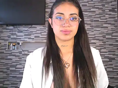 Carla Bennett   online show from October 15, 11:21 am