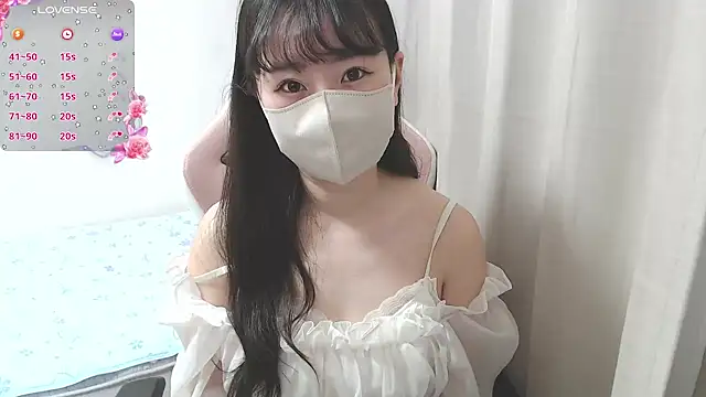 Snapshot of hinako08 chatting on December 5, 1:36 am hinako08 online show from December 5, 1:36 am