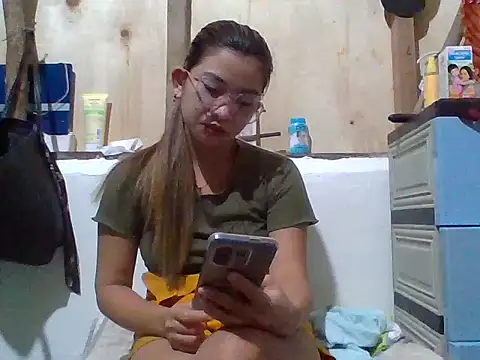 Snapshot of Hot_Lina31 chatting on March 29, 3:12 pm Hot Lina31 online show from March 29, 3:12 pm