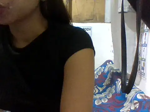 Snapshot of Hot_Lina31 chatting on May 24, 4:34 pm Hot Lina31 online show from May 24, 4:34 pm