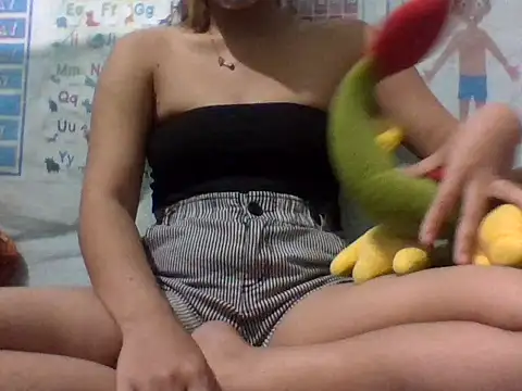 Snapshot of Hot_Lina31 chatting on May 29, 4:38 pm Hot Lina31 online show from May 29, 4:38 pm