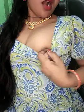 Snapshot of Rashmi_011 chatting on February 1, 12:04 pm Rashmi 011 online show from February 1, 12:04 pm