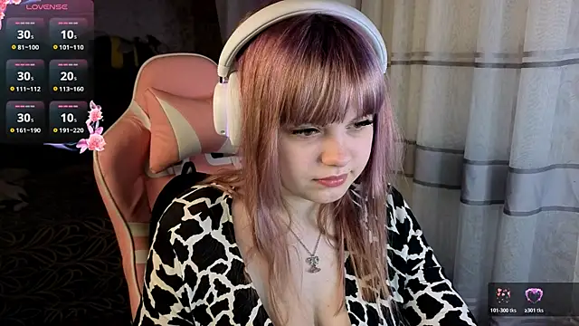 KristiBloom online show from March 22, 12:03 am