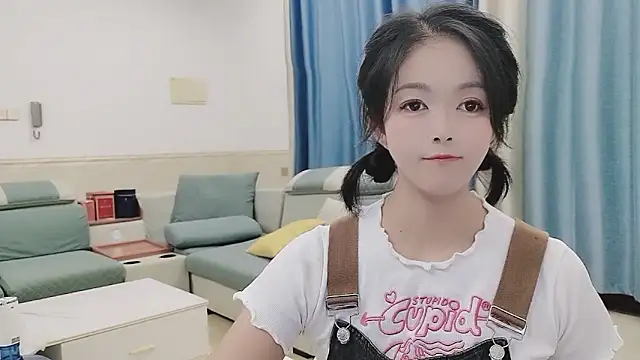 Q Yumi online show from October 15, 9:31 am