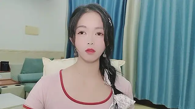 Q Yumi online show from October 21, 10:27 am