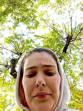 Snapshot of Beatrice1905 chatting on October 21, 11:55 am Beatrice1905 online show from October 21, 11:55 am