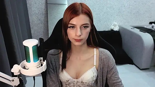 Snapshot of kitti_sweett chatting on October 6, 5:21 pm kitti sweett online show from October 6, 5:21 pm