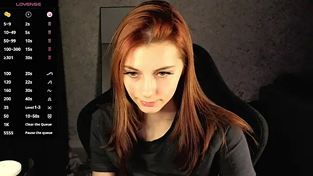 Snapshot of kitti_sweett chatting on November 7, 8:31 pm kitti sweett online show from November 7, 8:31 pm