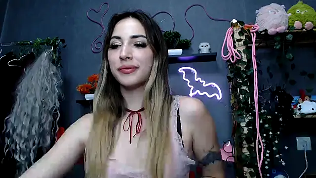 Snapshot of Walleriana chatting on October 14, 12:11 am Walleriana online show from October 14, 12:11 am