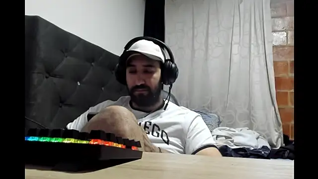 coolfriki online show from March 31, 7:09 am