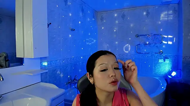 luvemily online show from October 8, 7:39 am