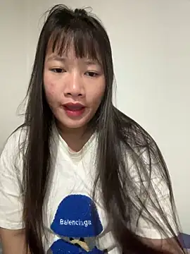 Snapshot of TrangNemo chatting on November 23, 12:32 am TrangNemo online show from November 23, 12:32 am