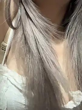 Beyeuuu online show from April 19, 2:44 am