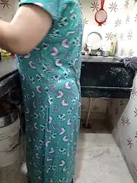 Snapshot of janvi_100 chatting on October 13, 4:34 am janvi 100 online show from October 13, 4:34 am