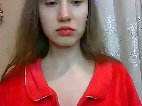 Snapshot of Lynirina chatting on February 19, 1:01 am Lynirina online show from February 19, 1:01 am