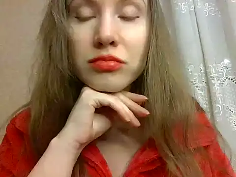 Snapshot of Lynirina chatting on March 1, 10:56 pm Lynirina online show from March 1, 10:56 pm