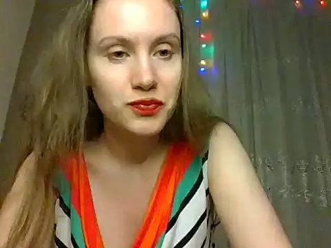 Snapshot of Lynirina chatting on July 18, 10:57 pm Lynirina online show from July 18, 10:57 pm