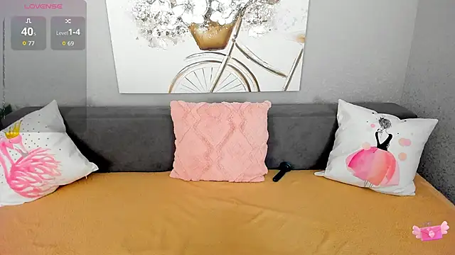 Evarey  online show from December 5, 6:44 am