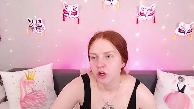 Snapshot of Evarey_ chatting on June 18, 4:13 am Evarey online show from June 18, 4:13 am