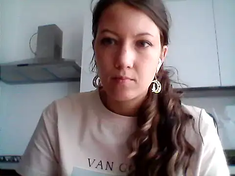 Snapshot of Karivane chatting on February 14, 3:42 pm Karivane online show from February 14, 3:42 pm