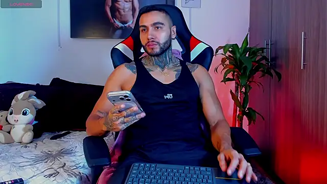 Danny Willson online show from April 14, 2:12 pm