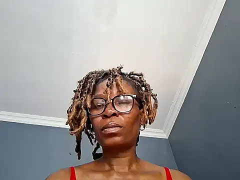 Snapshot of NaughtyCouga chatting on April 27, 10:57 am NaughtyCouga online show from April 27, 10:57 am