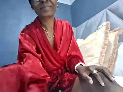 Snapshot of NaughtyCouga chatting on May 27, 5:15 am NaughtyCouga online show from May 27, 5:15 am