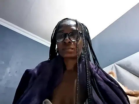 Snapshot of NaughtyCouga chatting on June 10, 4:23 am NaughtyCouga online show from June 10, 4:23 am