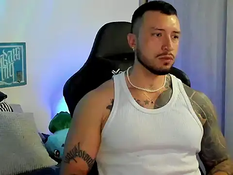 Dave-Max01 online show from February 19, 2:18 am