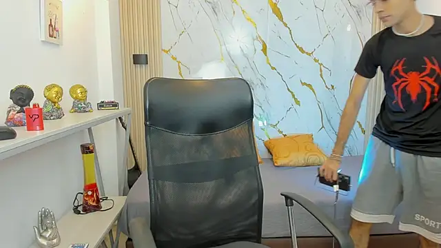 JacobBlackwell  online show from January 18, 7:06 pm