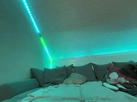 goddesemiiyy online show from December 5, 7:54 pm