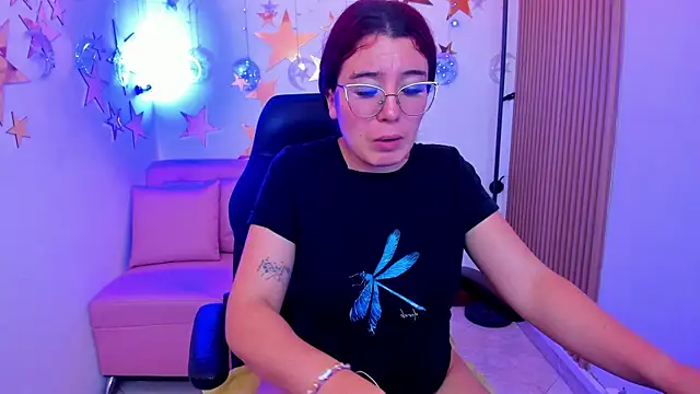 Snapshot of allison_mc chatting on June 25, 5:12 am allison mc online show from June 25, 5:12 am