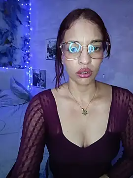 Snapshot of cerecita_anna chatting on July 7, 11:31 pm cerecita anna online show from July 7, 11:31 pm