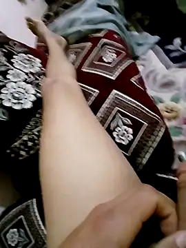 Snapshot of latarak321 chatting on February 5, 7:24 am latarak321 online show from February 5, 7:24 am