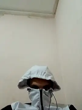 Snapshot of latarak321 chatting on March 13, 9:10 pm latarak321 online show from March 13, 9:10 pm