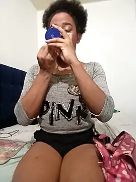 Snapshot of Nelsareth chatting on February 11, 5:34 am Nelsareth online show from February 11, 5:34 am