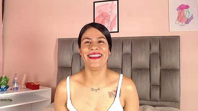 Snapshot of Ailyyn02 chatting on October 6, 9:23 pm Ailyyn02 online show from October 6, 9:23 pm