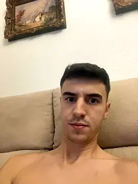 Snapshot of suarezz_ chatting on October 26, 6:03 pm suarezz online show from October 26, 6:03 pm