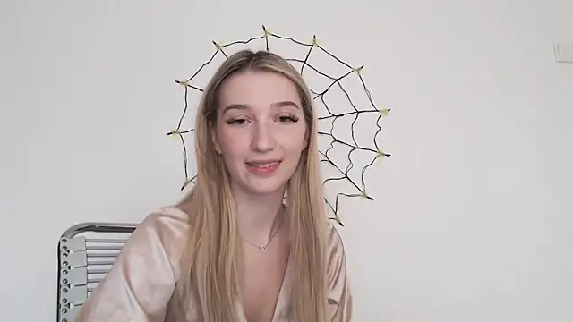 Lucyreeel  online show from October 23, 12:26 pm