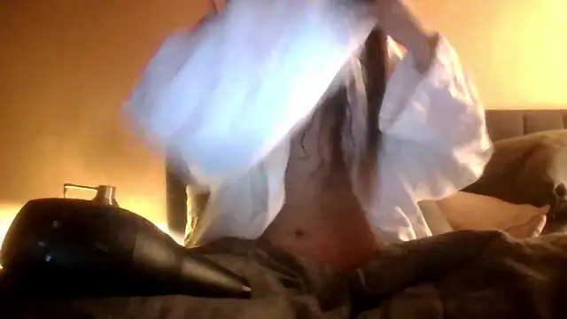 Snapshot of SuperValentina chatting on February 6, 10:24 pm SuperValentina online show from February 6, 10:24 pm