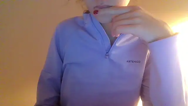 Snapshot of SuperValentina chatting on February 12, 1:39 pm SuperValentina online show from February 12, 1:39 pm