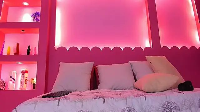 Snapshot of Elena_Kink chatting on April 23, 7:30 am Elena Kink online show from April 23, 7:30 am