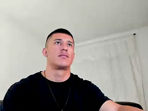 Snapshot of Muscle_man07 chatting on August 3, 3:16 pm Muscle man07 online show from August 3, 3:16 pm