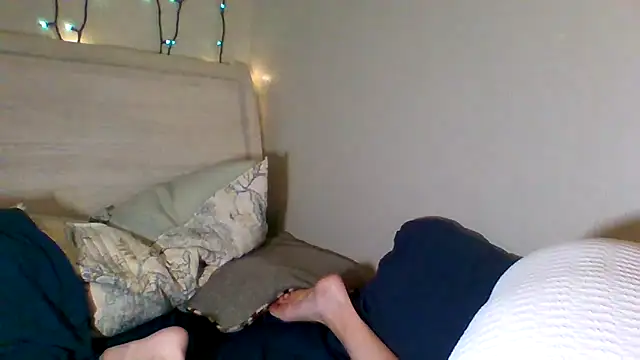 Snapshot of easy_briezy chatting on October 8, 2:09 am easy briezy online show from October 8, 2:09 am